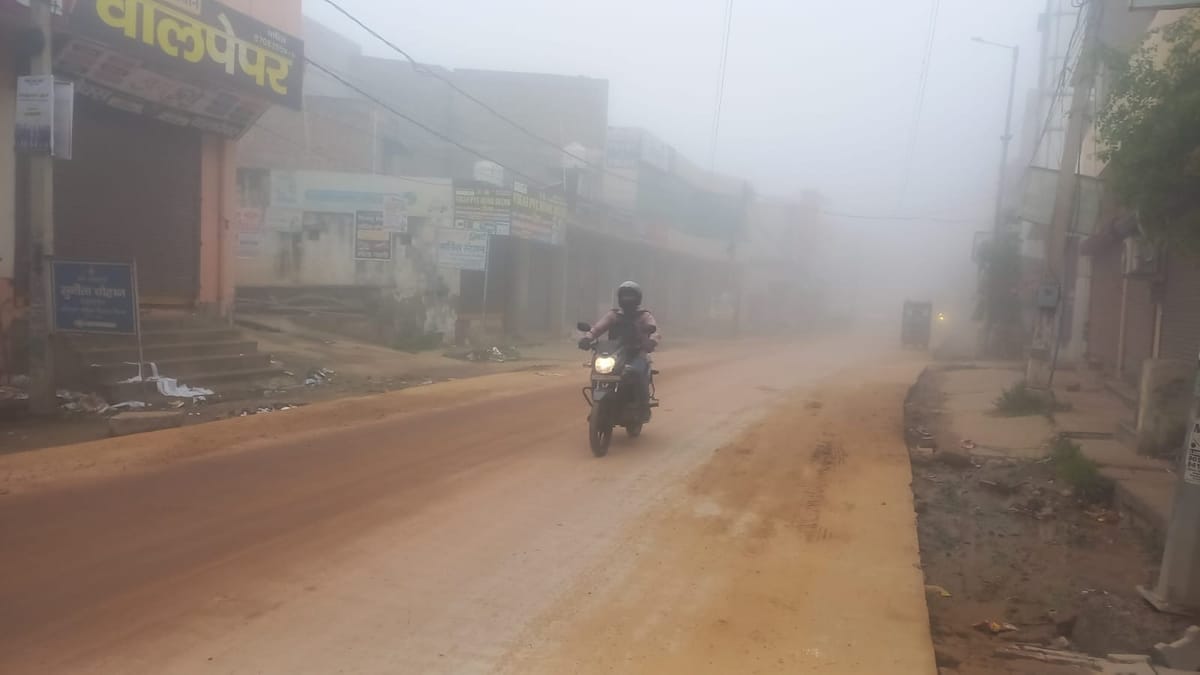 हरियाणा में बदले मौसम का कहर: बारिश के बाद घना कोहरा, दिसंबर जैसी सर्दी का एहसास; फसलों को मिला फायदा