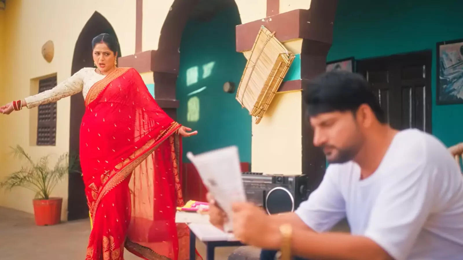 हरियाणवी गाना 'बालम माकोडे वर्गा' रिलीज, अजय हुड्डा और कविता जोशी पति-पत्नी की तरह कर रहे नोक-झोंक