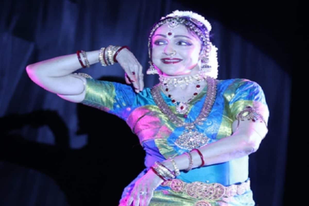 'घर के साथ अपनी पहचान भी जरूरी', महिला दिवस पर हेमा मालिनी ने दिया गुरु मंत्र, बेटी ईशा देओल को मिली खास सीख