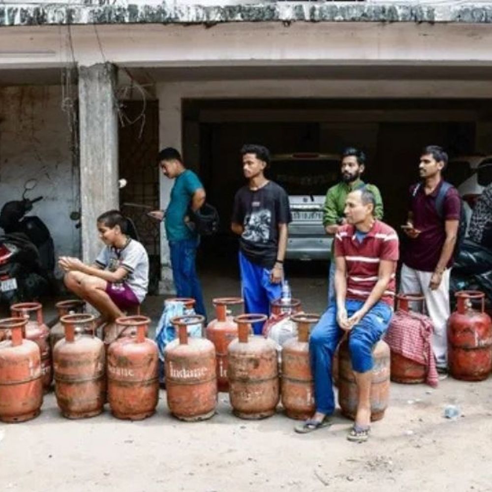 गांवों में 45 दिन बाद मिलेगा दूसरा घरेलू LPG सिलेंडर:जमाखोरी रोकने सरकार ने 20 दिन का समय बढ़ाया; मध्य प्रदेश में ऑनलाइन बुकिंग ठप