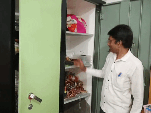 अजमेर में रेलवे कर्मचारी के घर हुई चोरी:9 लाख के जेवर और 80 हजार नगदी चुराई, रिश्तेदारी में मृत्यु होने पर गया था परिवार