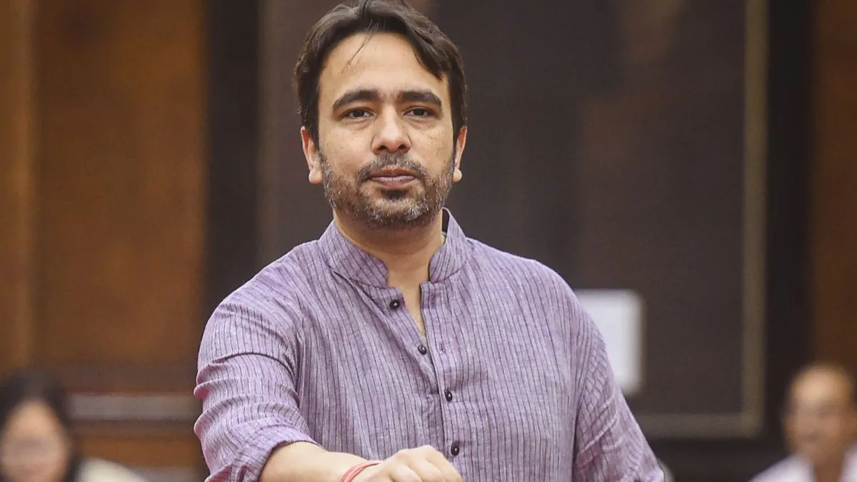 खतरे में जयंत चौधरी! कोठी के पिछले गेट की हो रही थी निगरानी, सरेआम जान से मारने की धमकी से हड़कंप