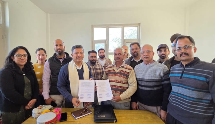 Solan News: शील चाकली तोप की बेड़ प्रवाह सिंचाई योजना किसानों को समर्पित