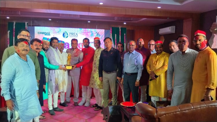 Varanasi News: बिल्डर्स और कंट्रैक्टर्स ने मनाया होली मिलन समारोह