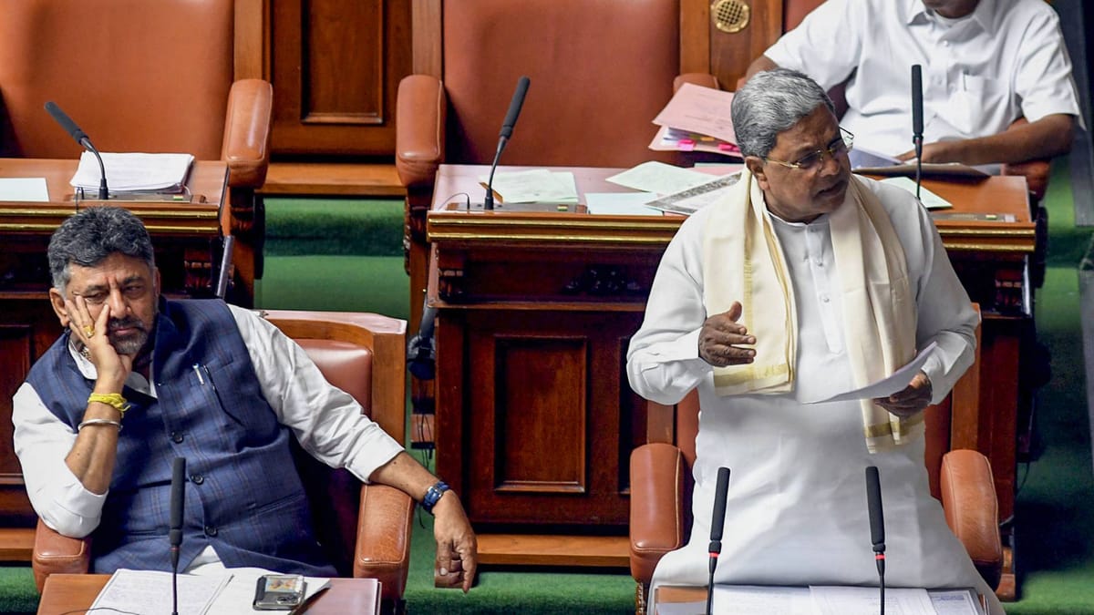 Karnataka: स्कूलों में सफाई को लेकर छिड़ी बहस, छात्रों के श्रमदान पर अलग-अलग राय; जानें किसने क्या कहा