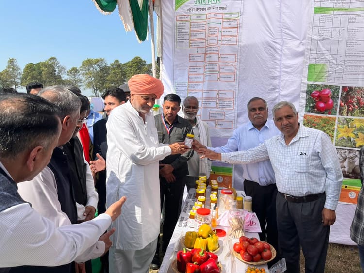 प्राकृतिक खेती अपनाना ही समय की मांग : कृषि मंत्री