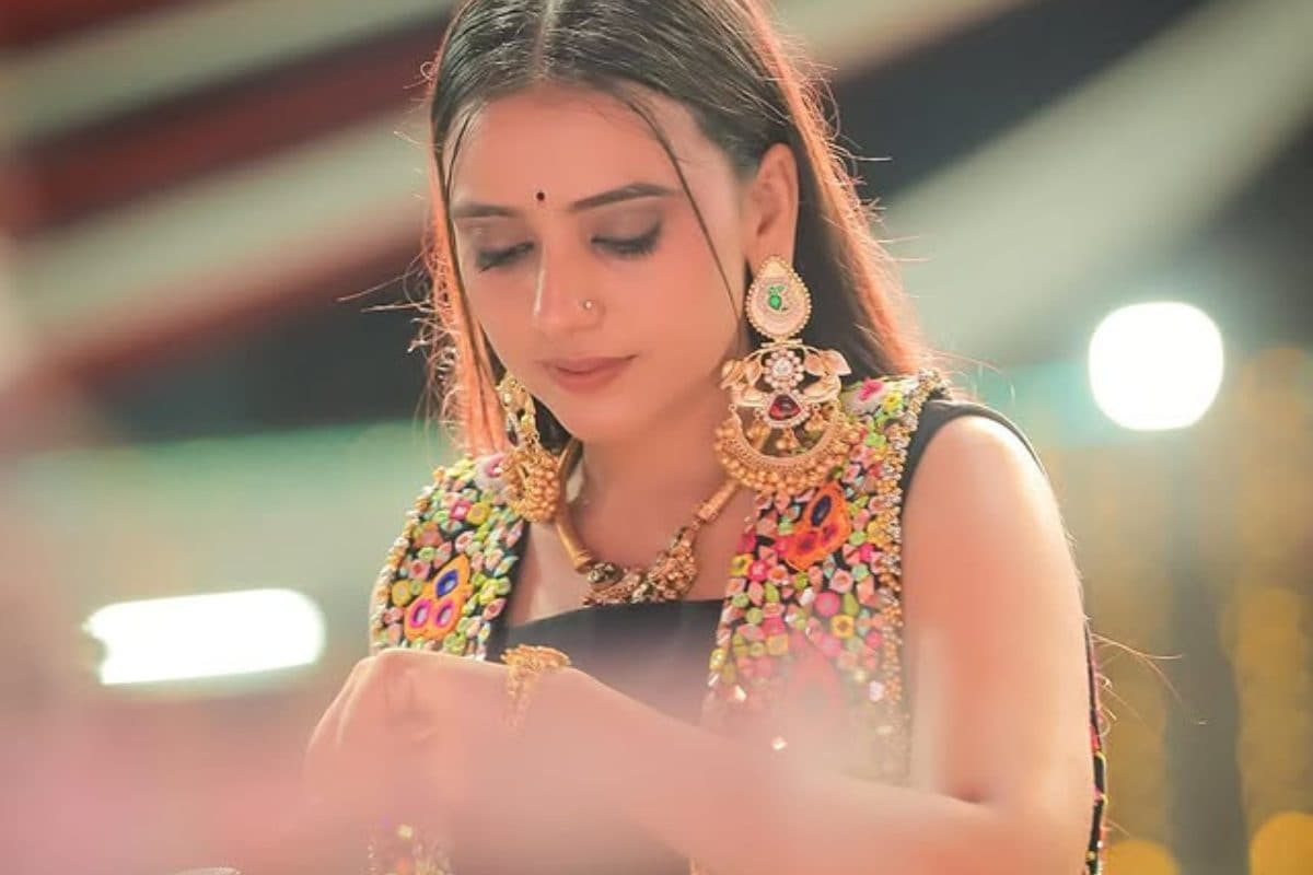 कौन है किंजल रबारी? इंटर-कास्ट मैरिज कर मचाया बवाल, दो समुदाय के बीच बड़ा तनाव, तो पति को छोड़ की घर वापसी