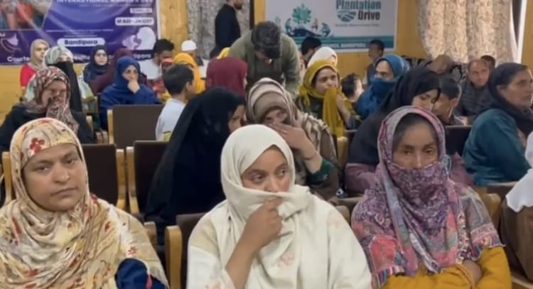 Srinagar News: बांदीपोरा में कामयाब महिलाओं को किया सम्मानित