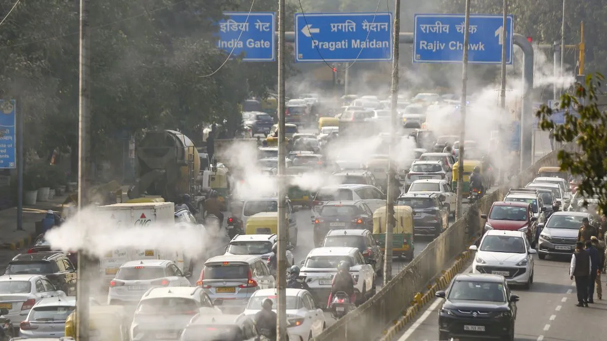 Weather Delhi NCR: दिल्ली को घेरेगा खतरनाक वेस्टर्न डिस्टर्बेंस! घर से निकलने से पहले देख लें IMD का अलर्ट
