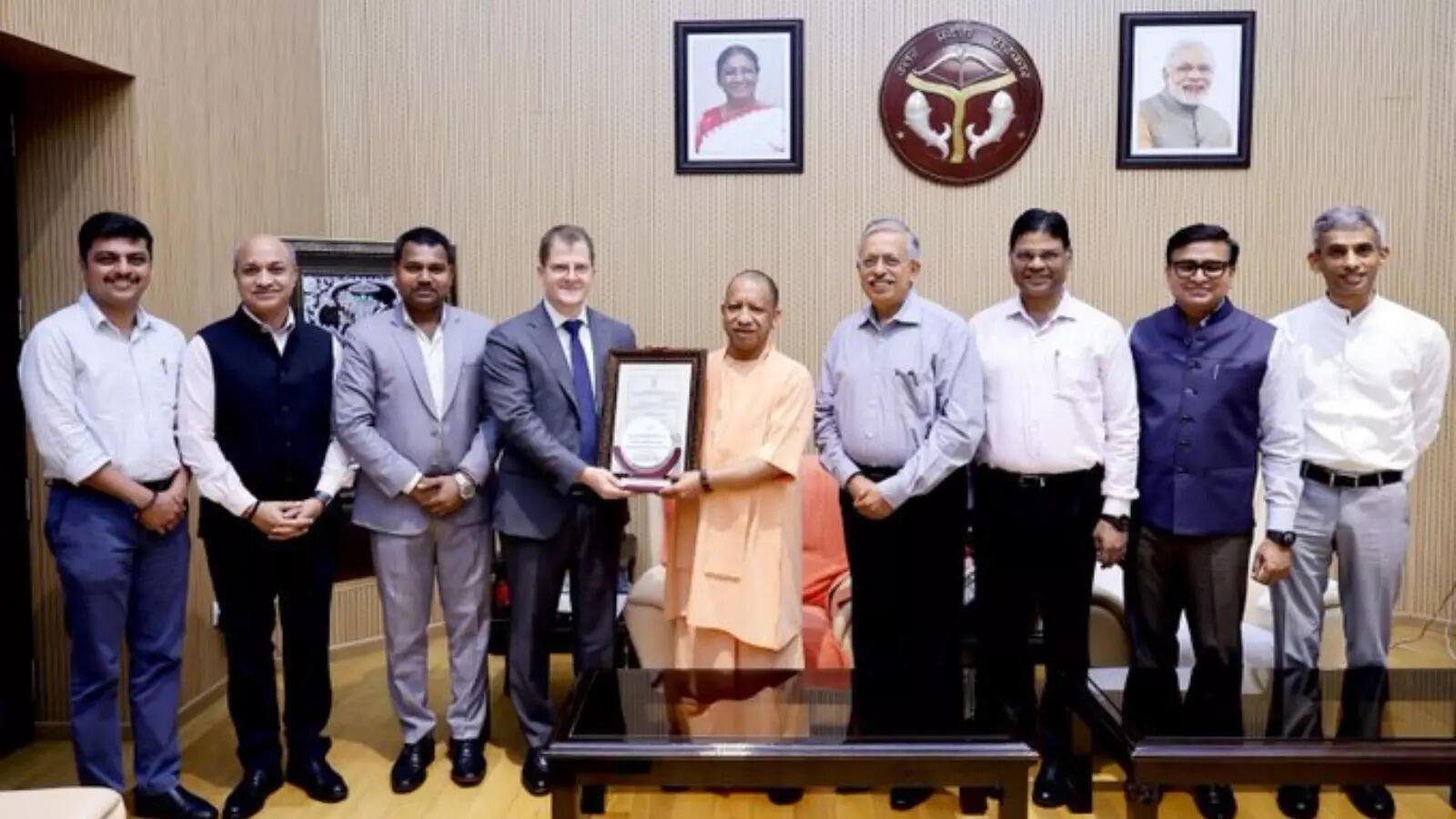 नोएडा एयरपोर्ट रनवे पर हर घंटे 30 विमान भरेंगे उड़ान, 48 चेक-इन काउंटर, 9 इमिग्रेशन लेन, 10 एयर ब्रिज बनाए गए