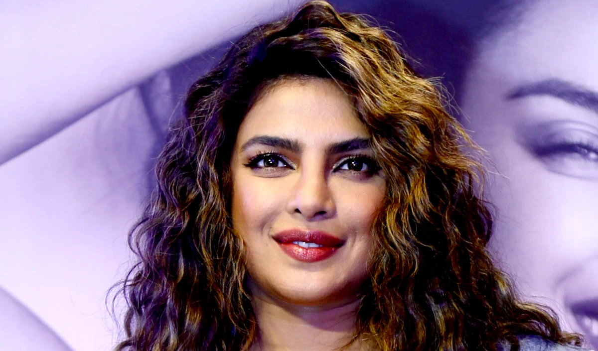 Middle East युद्ध के साये में Priyanka Chopra का भावुक संदेश! 'उम्मीद है होलिका दहन पर बुराई पर अच्छाई की जीत होगी'