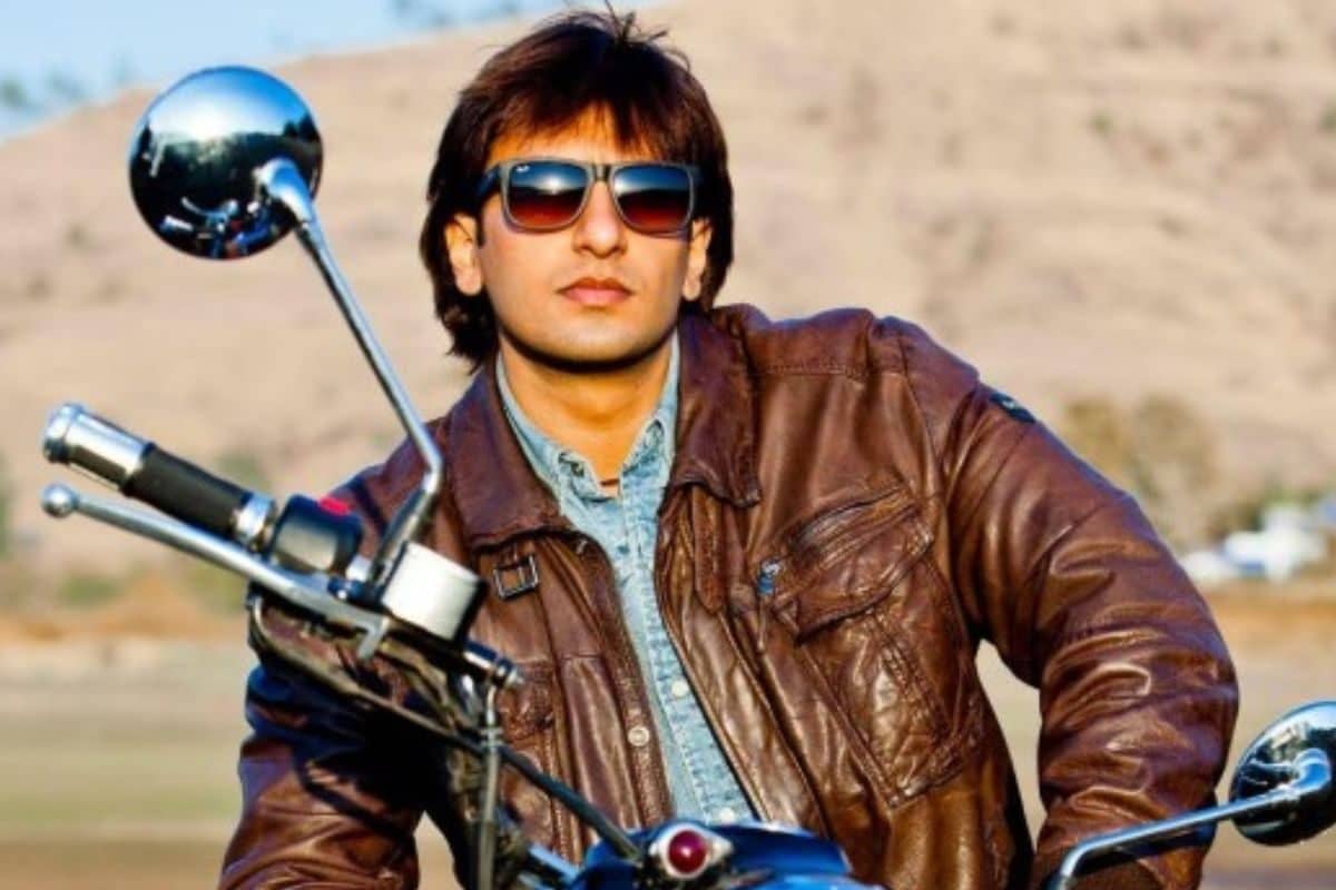 नौसिखिए का थामा हाथ, धमाकेदार डेब्यू के बाद दिलाया अवॉर्ड, बैनर से ब्रेकअप करते ही बने 'धुरंधर'