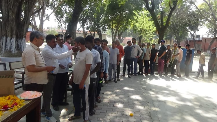 Sonipat News: शिव युवा शक्ति संघ ने जेल में खेली होली