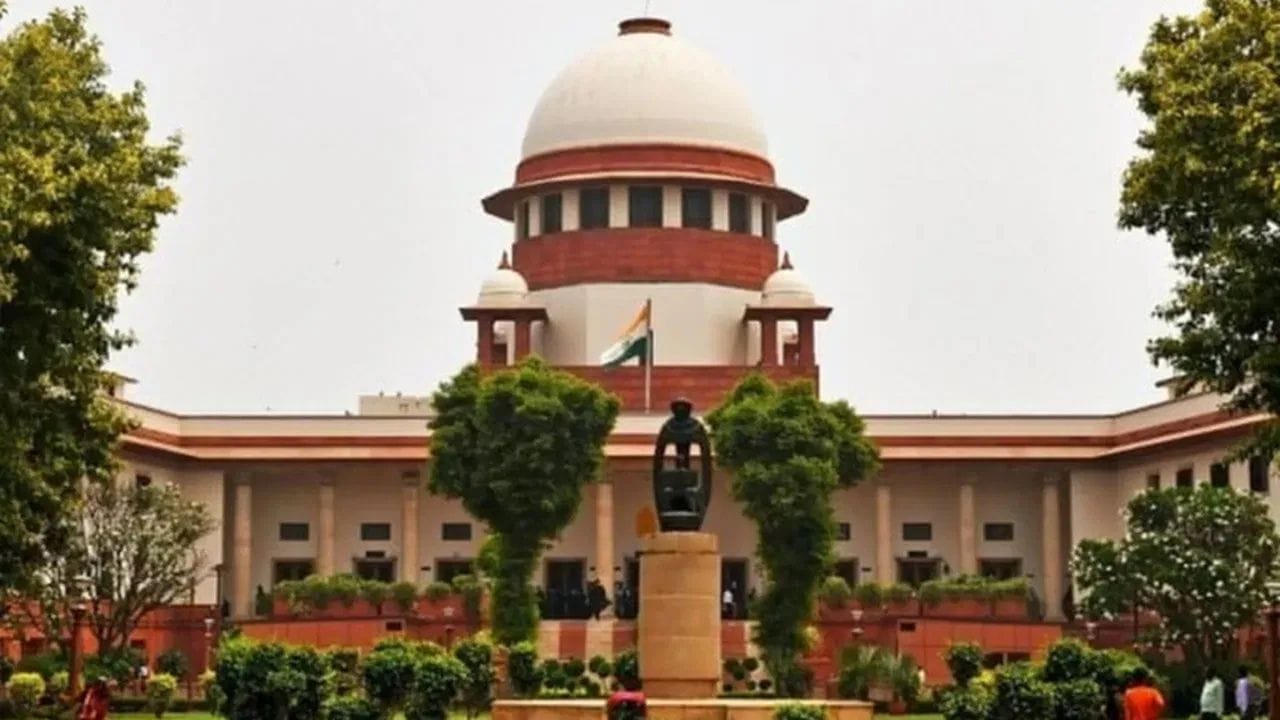 परिवार वाले फांसी पर लटका देंगे... बचने के लिए कपल की सुप्रीम कोर्ट में याचिका, जवाब मिला- हाई कोर्ट से संपर्क करिए