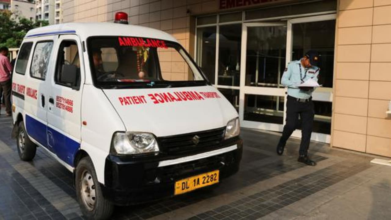 Hyderabad Suicide: शराब को लेकर पति से हुआ झगड़ा, फिर बंद दरवाजा खुलते ही दिखा खौफनाक मंजर