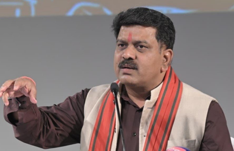पीएम आवास निर्माण में देश में अव्वल होने पर उप मुख्यमंत्री श्री विजय शर्मा ने जताया हर्ष