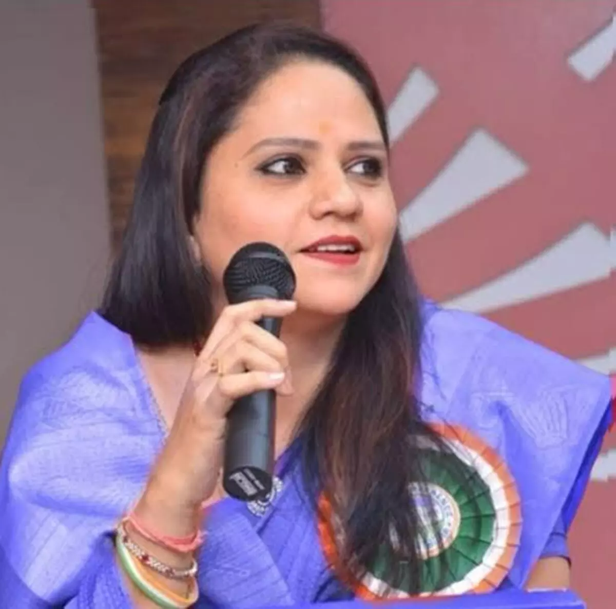 तमिलनाडु महिला कांग्रेस अध्यक्ष हजीना सैयद को पद से हटाया गया