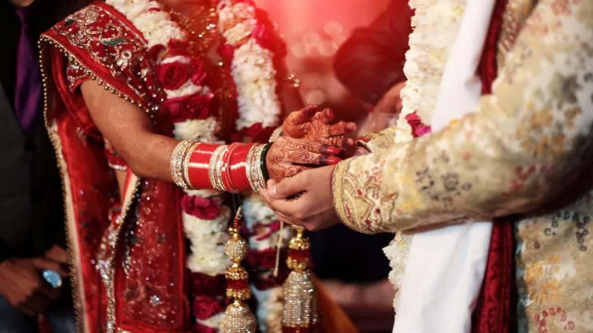 ग्वालियर: शराब के पैसे न देने पर दूल्हे परिवार से मारपीट, FIR दर्ज - Central Times