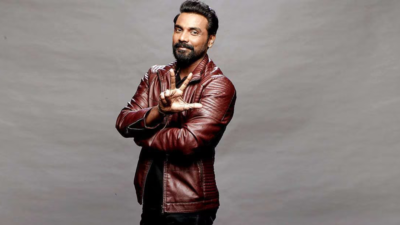 SCOOP: 'ABCD 3' की स्क्रिप्ट पर Remo Dsouza ने शुरू किया काम, बड़े परदे लगेगा डांस का तड़का