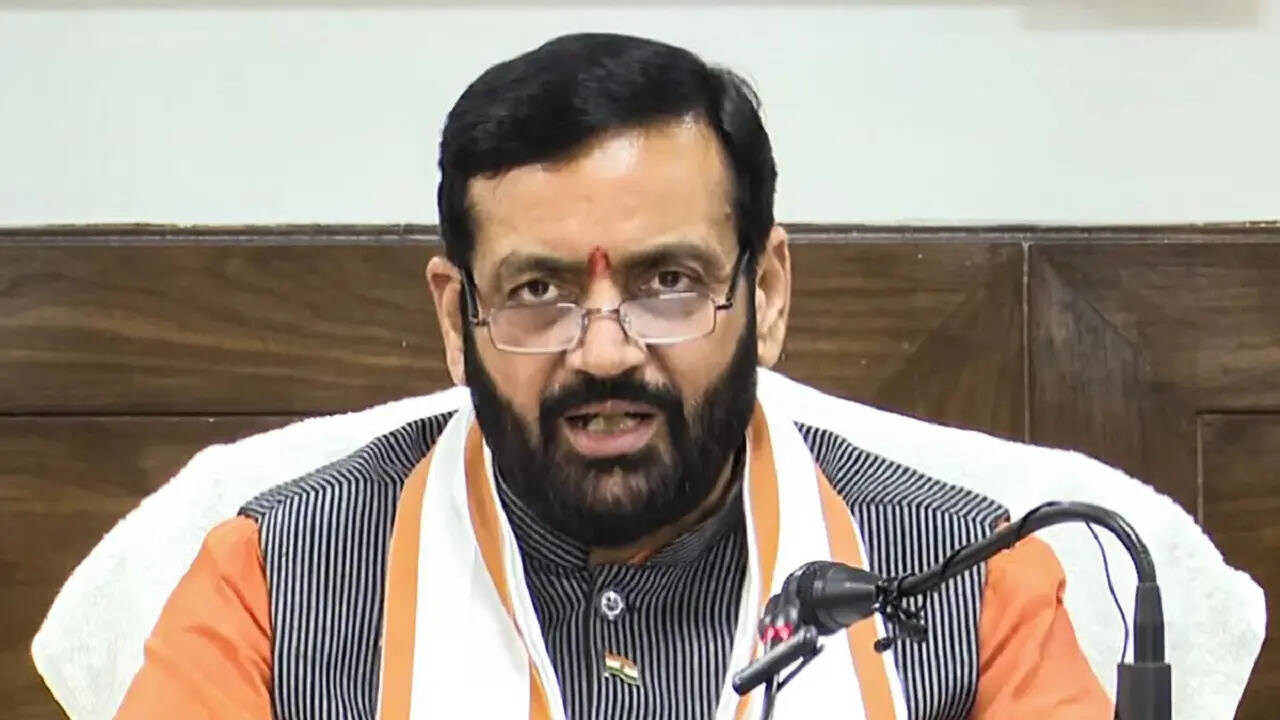 Haryana News: हरियाणा सरकार का बड़ा फैसला, सरकारी कर्मचारियों को सिखाई जाएगी AI, प्रशासन होगा और स्मार्ट