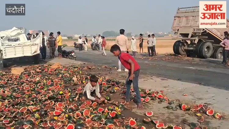 ट्रक-पिकअप की भीषण भिड़ंत, चालक घायल, सड़क पर बिखरे तरबूज; VIDEO