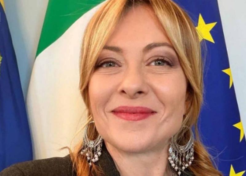 इटली की पीएम मेलोनी ने भारतीय झुमके पहनकर दिया राष्ट्रपति ट्रंप को करारा जवाब!