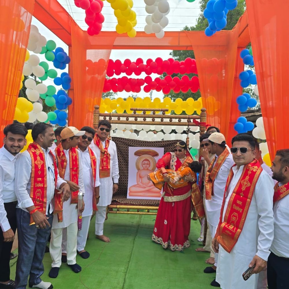कोंडागांव में महावीर जयंती पर शोभायात्रा निकली:जैन समाज ने 'जियो और जीने दो' का संदेश दिया