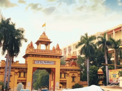 BHU छात्रावास में दरोगा ने की मारपीट:लंका थाने में दर्ज हुआ 3 पर मुकदमा, चाणक्य छात्रावास का है मामला