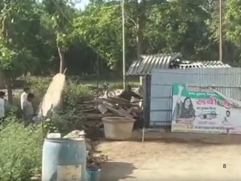 Vaishali News: जिला पार्षद के घर पर हमला और लूटपाट, चुनावी रंजिश में गांव के दबंगों ने पार की सारी हदें