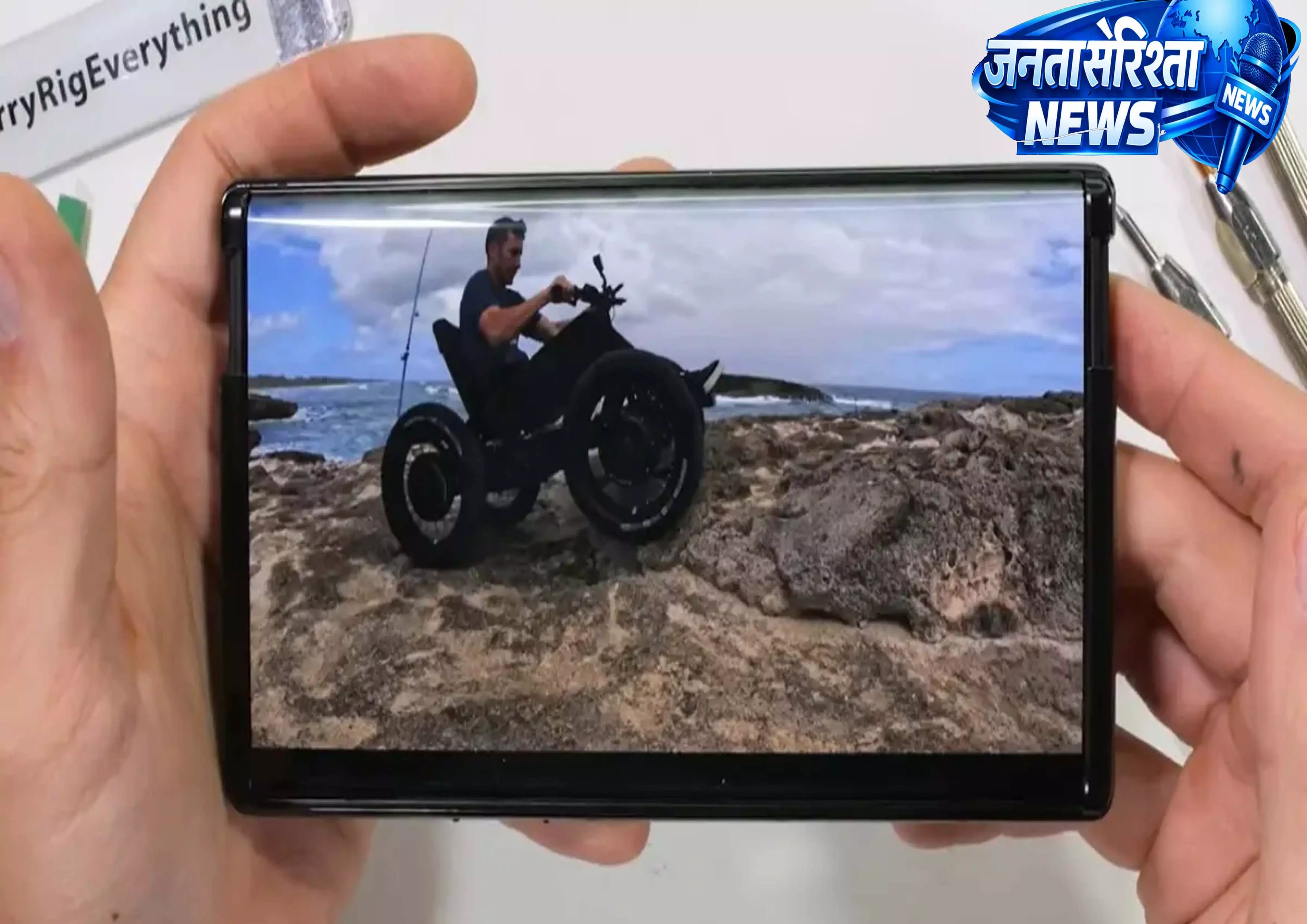 LG Rollable: टियरडाउन में स्लाइडिंग डिस्प्ले, मोटर्स, ब्रिसल्स और उन्नत इंजीनियरिंग की झलक