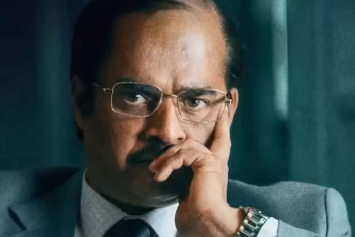 सिनेमाघर में 'अंडरकवर' हुए आर माधवन, चुपचाप आम दर्शकों के बीच पहुंचे एक्टर, अपनी फिल्म धुरंधर 2 का उठाया लुत्फ