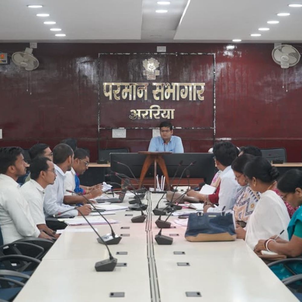 अररिया DM ने 4 परियोजनाओं का वेतन रोका:आंगनबाड़ी केंद्रों के संचालन में लापरवाही पर की कार्रवाई