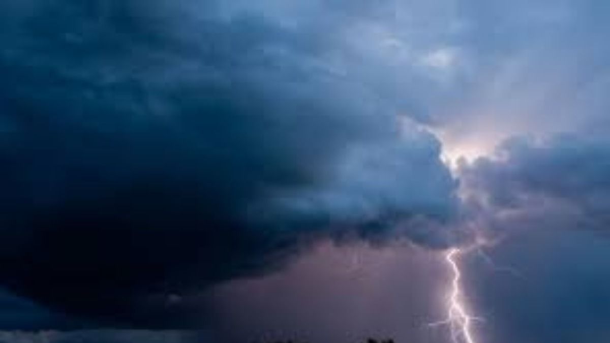 Today Weather Update: गर्मी में मानसून!...अप्रैल की शुरुआत होगी बारिश के साथ, वहीं कहीं है बर्फबारी का अलर्ट
