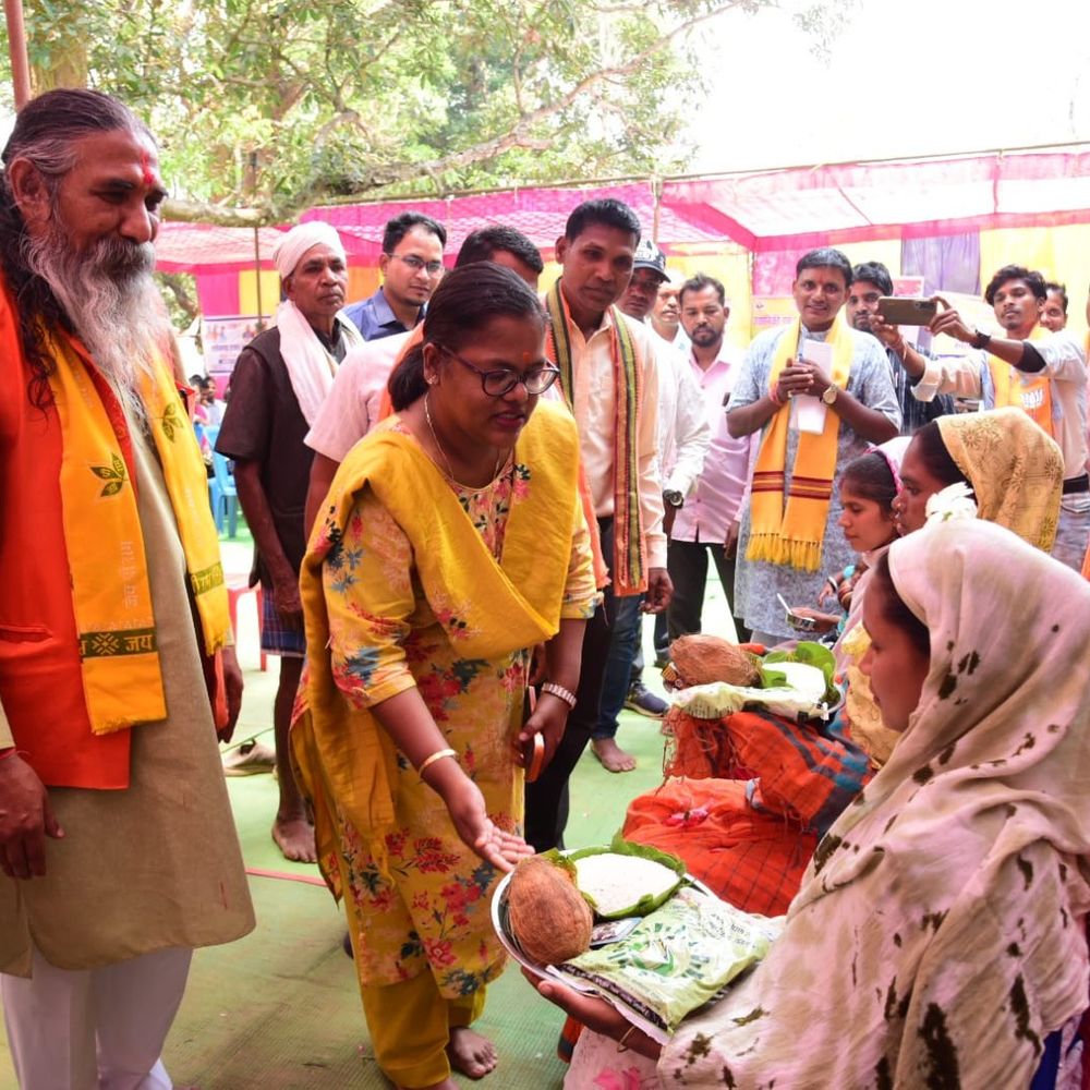 कोंडागांव के चिंगनार में जनसमस्या निवारण शिविर का आयोजन:ग्रामीणों को मिला योजनाओं का लाभ, सांसद-विधायक ने 5 हितग्राहियों को दी आवास की चाबी