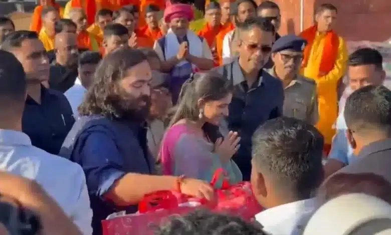 अनंत अंबानी ने जन्मदिन से पहले नेरल में की पूजा, आदिवासी गांवों के साथ बांटी खुशियां