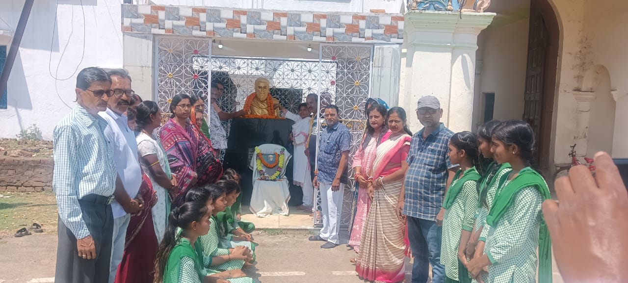 Saraikela Utkal Divas Celebration सरायकेला: खरसावां में धूमधाम से मना 91वां उत्कल दिवस, भाषा- संस्कृति संरक्षण का लिया संकल्प