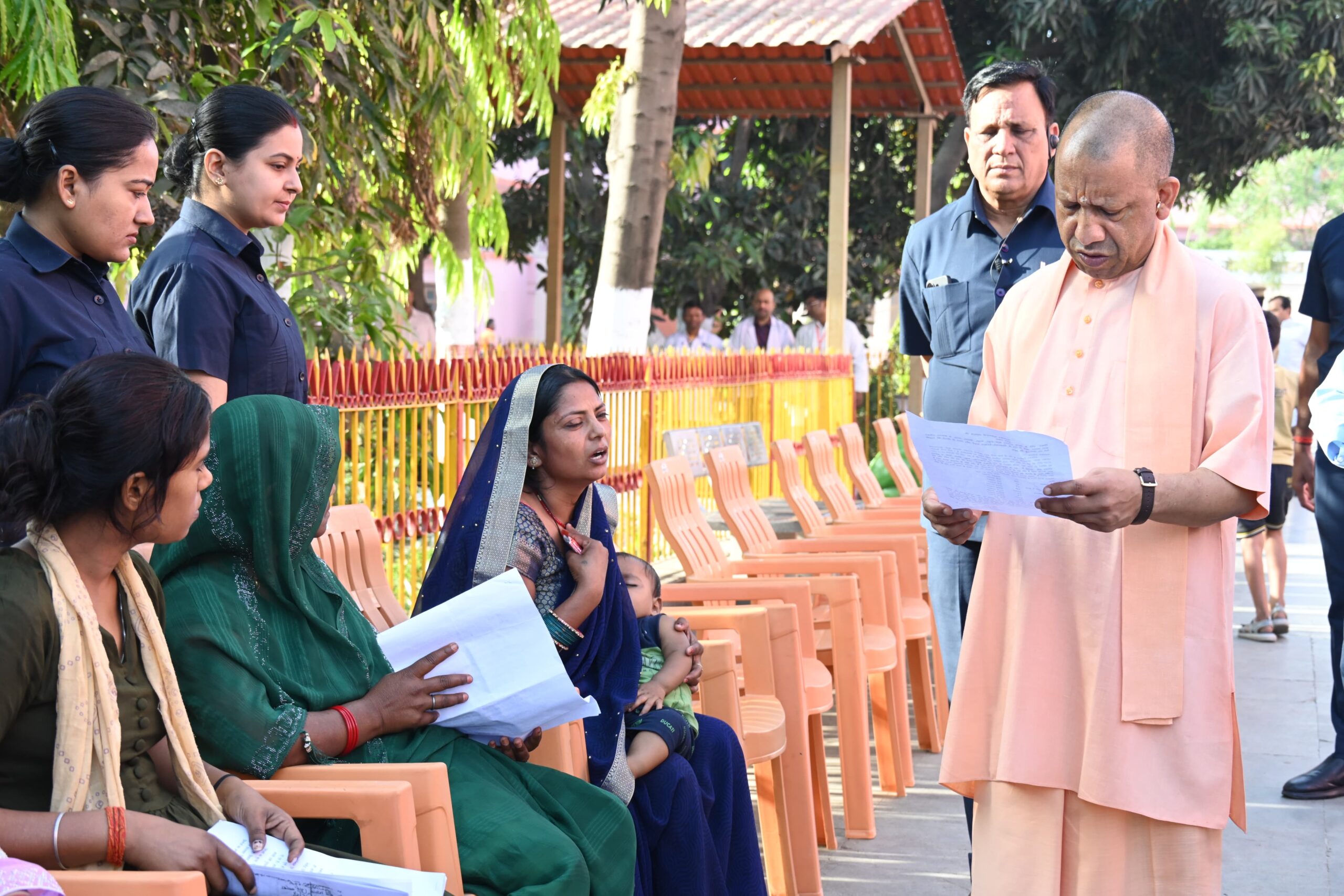 सीएम योगी का बड़ा ऐलान! जरूरतमंदों को मिलेगा घर और इलाज – जानें पूरा अपडेट