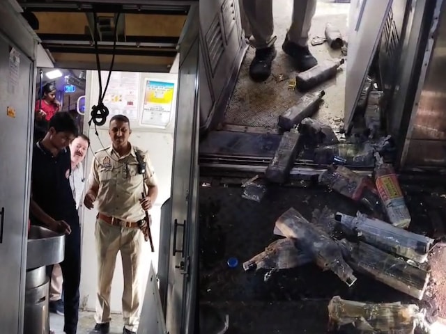 बिहार में चलती ट्रेन से ‘शराब की बारिश’: सत्याग्रह एक्सप्रेस की छत से टपकी बोतलें, सन्न रह गई पब्लिक, शातिर तस्करी का तरीका उजागर, RPF की बड़ी कार्रवाई