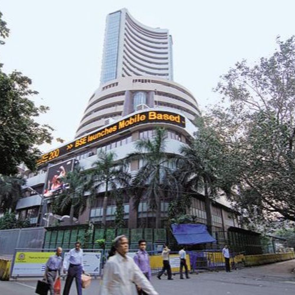 सेंसेक्स 450 अंक गिरकर 73,850 पर कारोबार कर रहा:निफ्टी 100 अंक नीचे, 22600 पर आया; ऑयल एंड गैस शेयरों में बिकवाली