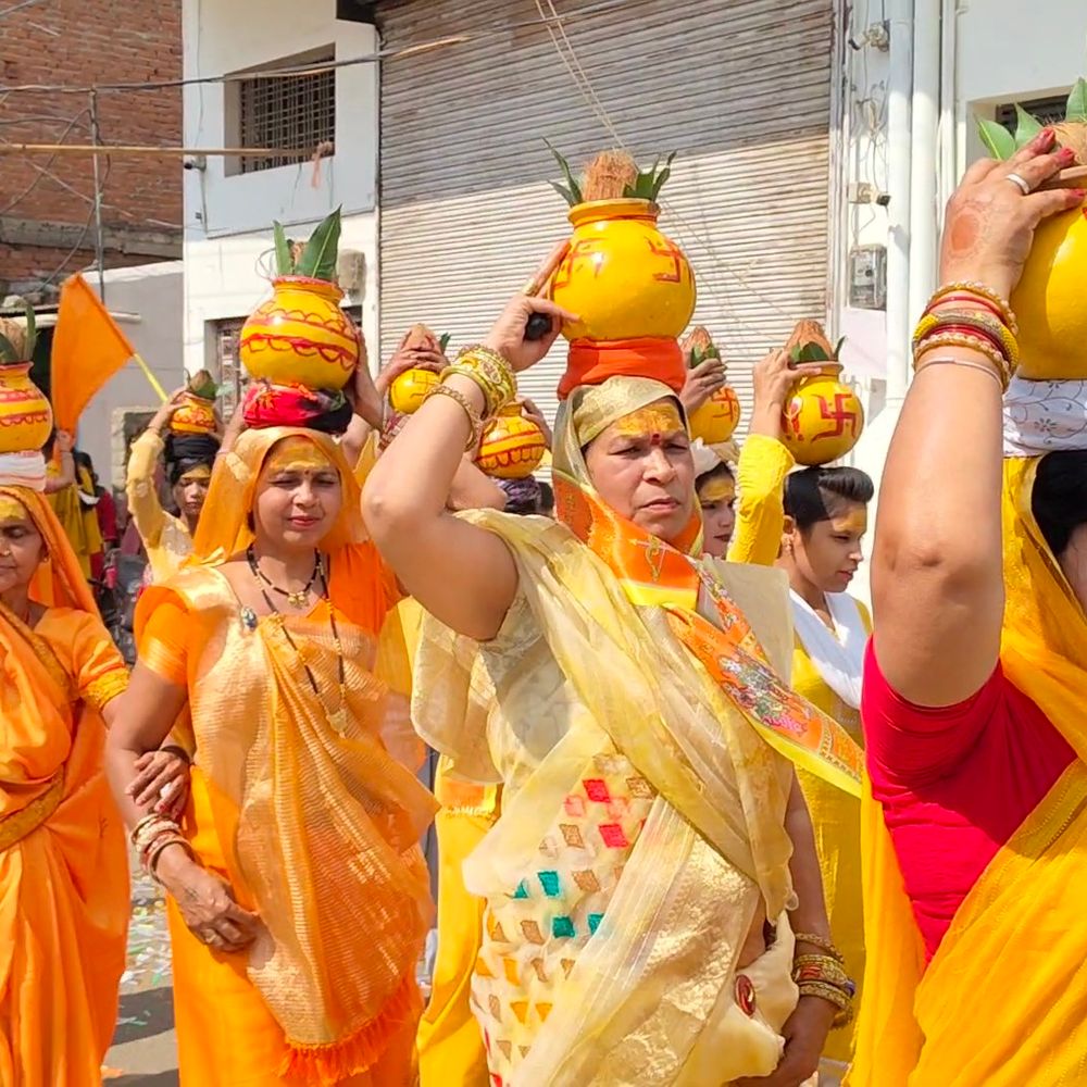 मनेन्द्रगढ़ में हनुमान जन्मोत्सव पर भक्तिमय माहौल:मंदिरों में उमड़ी भीड़, अखंड रामायण पाठ और कलश यात्रा निकाली गई