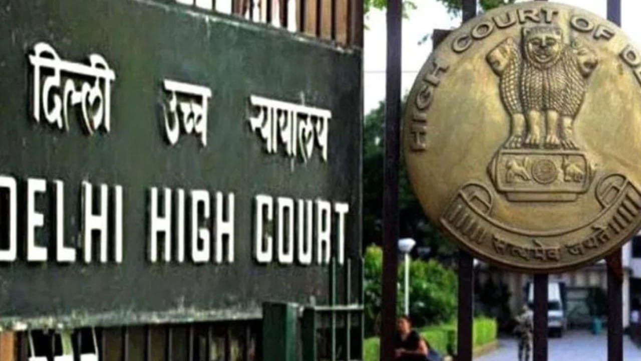 दिल्ली हाईकोर्ट की MCD को सख्त निर्देश, नेहरू प्लेस से तुरंत हटाए जाएं गैर-कानूनी वेंडर्स
