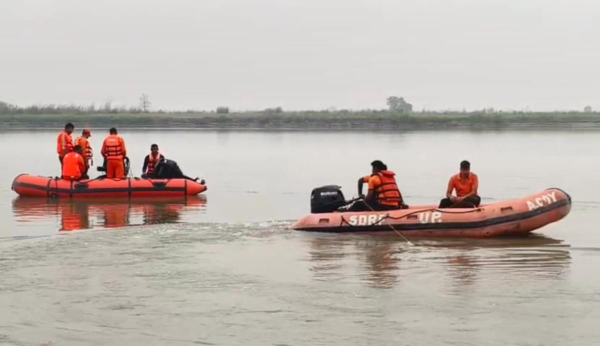 मखदूमपुर गंगा हादसा: एक युवक का शव बरामद, तीन की तलाश जारी, NDRF का रेस्क्यू ऑपरेशन जारी