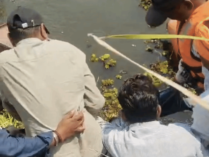 झांसी में गरिया डैम में डूबे वेदांश का शव मिला:45 घंटे बाद बरामद, दोस्तों संग पिकनिक मनाने आया था
