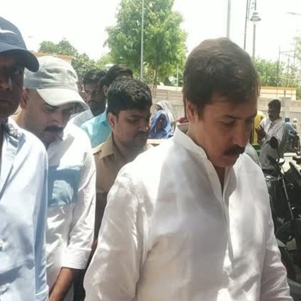 वाराणसी टकसाल सिनेमा शूटआउट में पूर्व-सांसद धनन्जय सिंह से जिरह:MPMLA कोर्ट में पेशी पर सांसद ने लगाई न्याय की गुहार, अभय के गवाहों पर उठाए सवाल