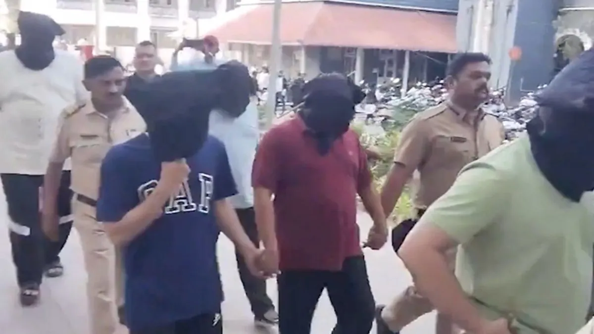 नासिक IT कंपनी में ‘कॉर्पोरेट जिहाद’: जबरन नमाज और यौन शोषण का खौफनाक सच, अंडरकवर महिला पुलिसकर्मियों ने ऐसे किया भंडाफोड़