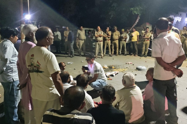 मिर्जापुर में आधी रात खत्म कराया गया कांग्रेस का धरना? जिलाध्यक्ष ने लगाया प्रशासन पर गंभीर आरोप