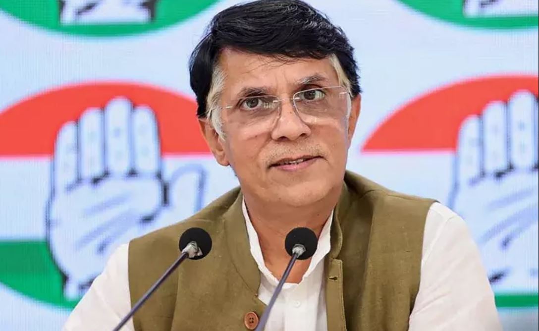 असम चुनाव के बीच पवन खेड़ा के घर छापेमारी, असम पुलिस ने क्यों दी दबिश, जानिए क्या है पूरा मामला?