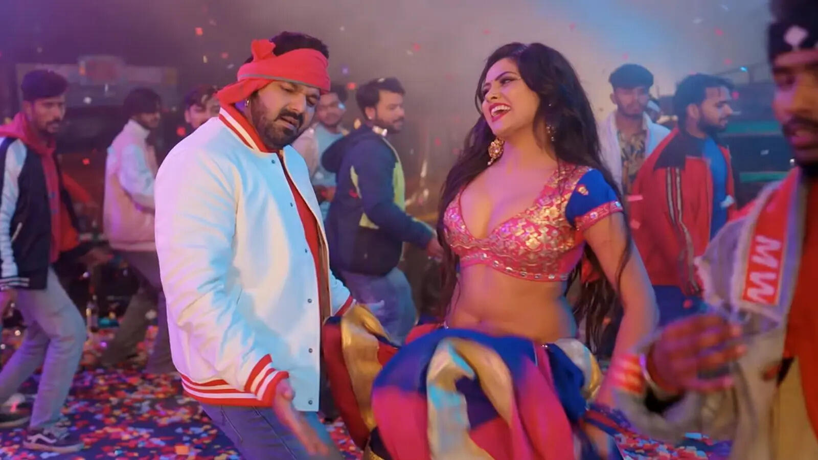 पवन सिंह का 11 महीने पुराना गाना 'घाघरी', नाच-नाचकर उड़ा डाले थे होश, पलक झपकते ही 11.1 करोड़ व्यूज पार